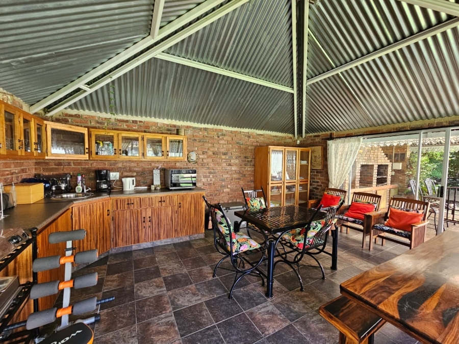 6 Bedroom Property for Sale in Grimbeeck Park North West